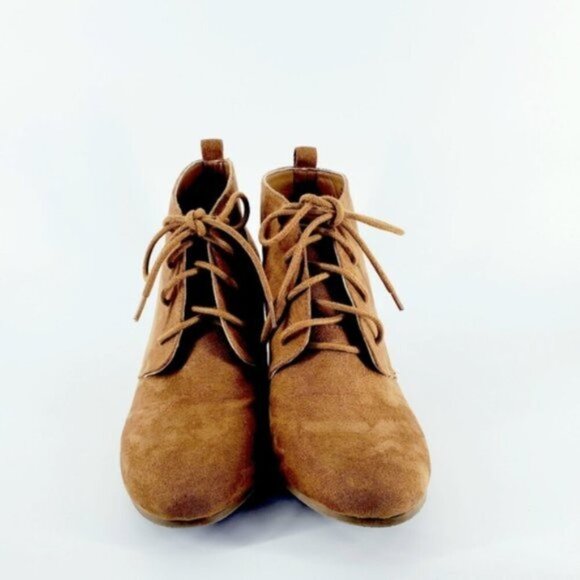 New Direction Women 9 Camden Medium Brown Faux Suede Wedge Lace Up Ankle Booties - Picture 1 of 9